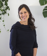 Book an Appointment with Ellisia Grove for Acupuncture