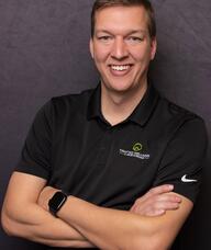 Book an Appointment with Dr. Daniel Freeman for Chiropractic